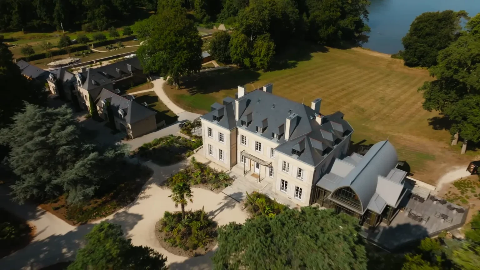 Vue aérienne du domaine au bord du Blavet