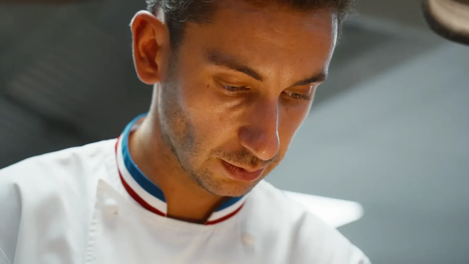 Chef en cuisine au Domaine de Locguénolé