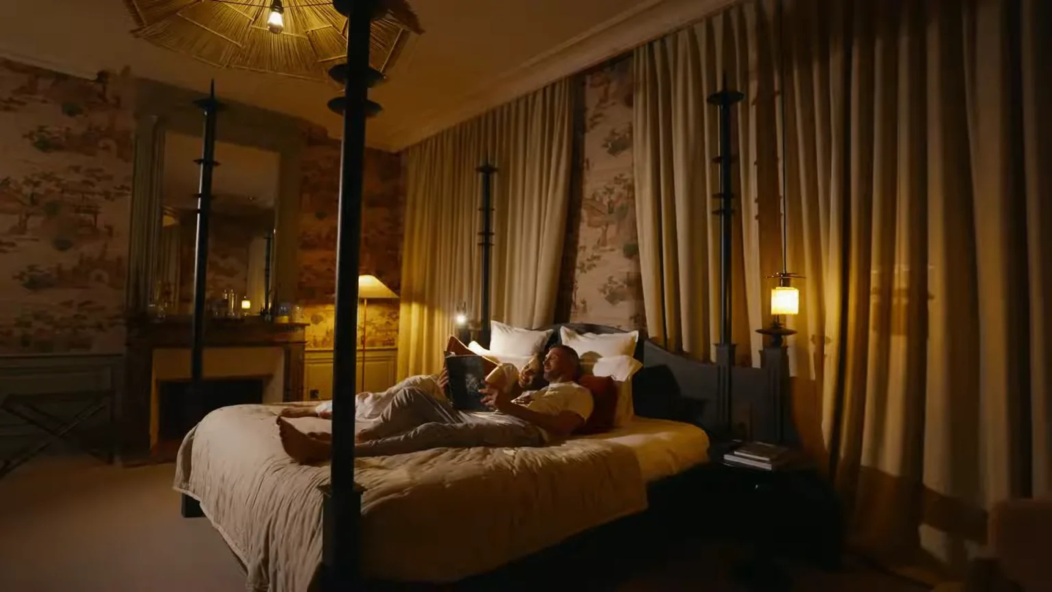 Couple dans une chambre du château